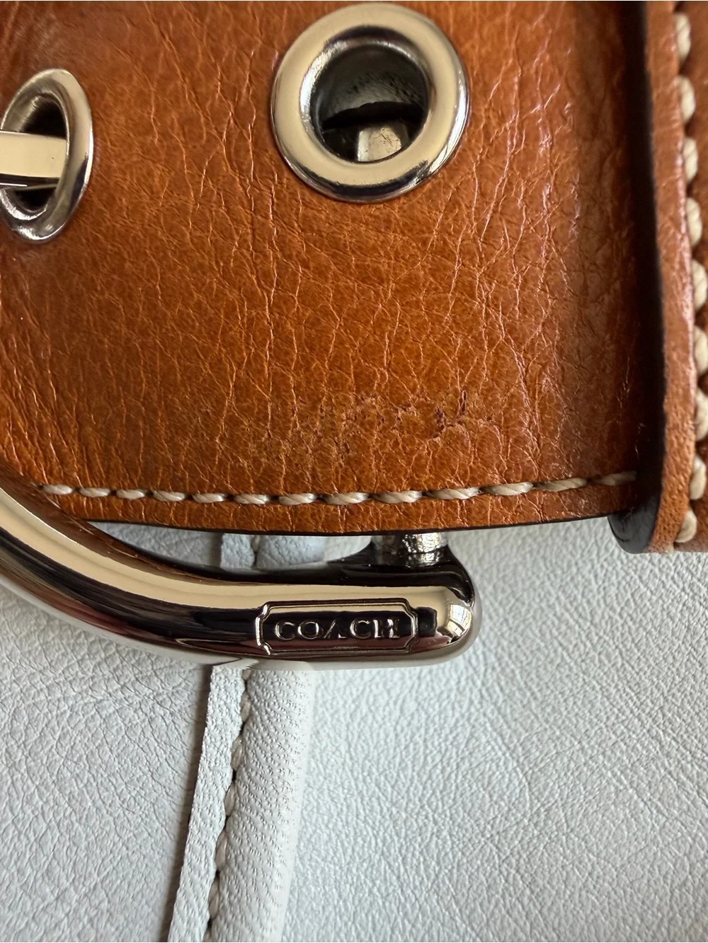 Vintage Coach Soho 9247 Cream Brown Leather Buckle Shoulder Bag Y2K White